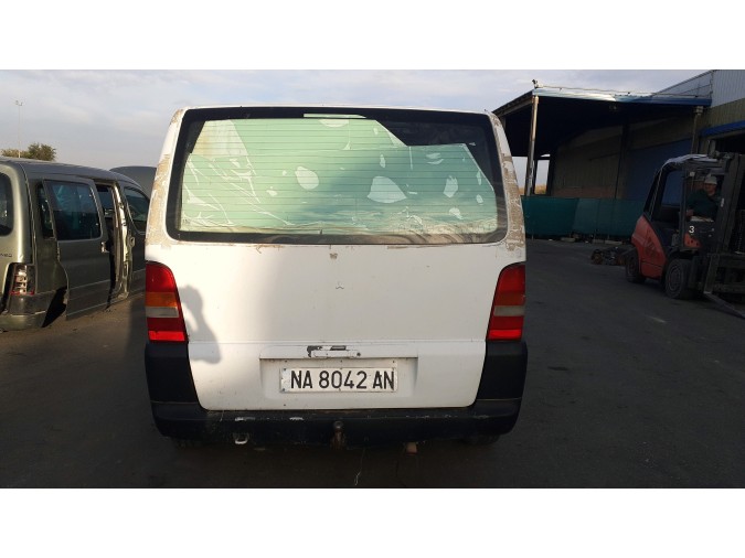 PARAGOLPES TRASERO MERCEDES 108 1996