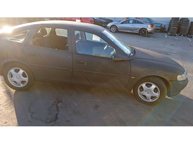 FARO ANTINIEBLA IZQUIERDO OPEL VECTRA 1998