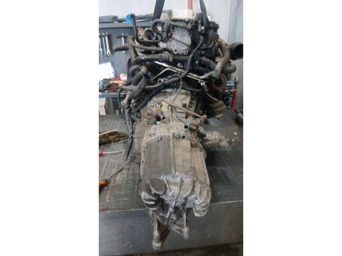 Motor AUDI A4 2005