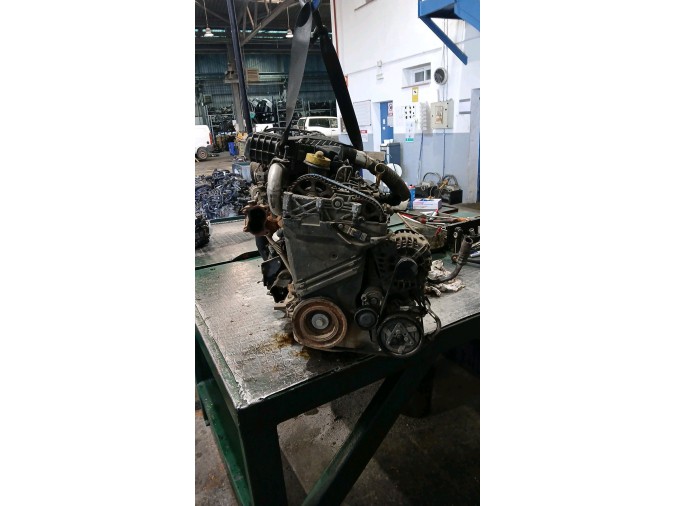 MOTOR CON ACCESORIOS Y CAJA DE CAMBIOS NISSAN KUBISTAR 2005