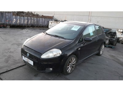 MOTOR CON ACCESORIOS Y CAJA DE CAMBIOS FIAT PUNTO 2005