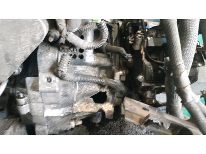 MOTOR CON ACCESORIOS SIN CAJA DE CAMBIOS HYUNDAI H1