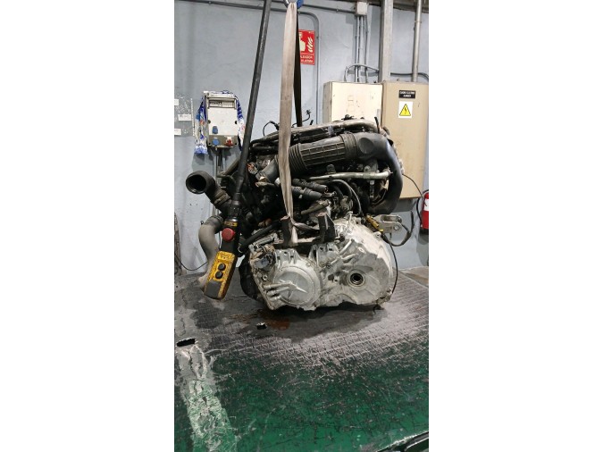 MOTOR CON ACCESORIOS Y CAJA DE CAMBIOS PEUGEOT 607