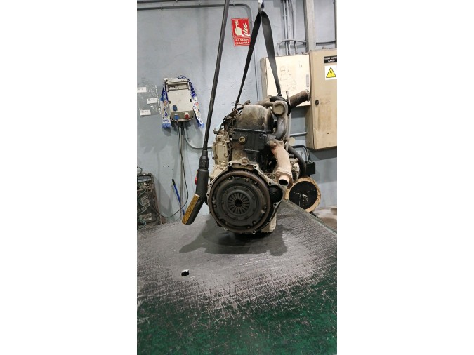 MOTOR CON ACCESORIOS SIN CAJA DE CAMBIOS MERCEDES-BENZ MB 1985