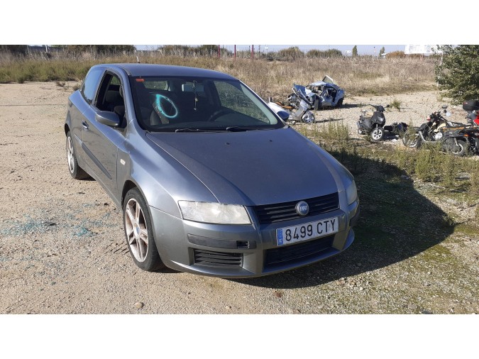 PANEL DELANTERO FIAT STILO 2004