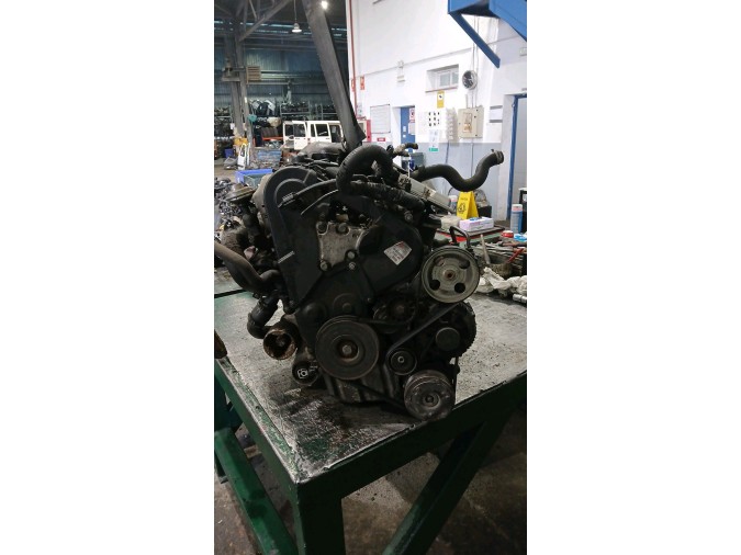 MOTOR CON ACCESORIOS Y CAJA DE CAMBIOS PEUGEOT 406 2000