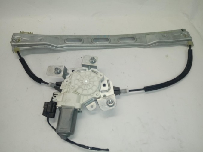 ELEVALUNAS DELANTERO DERECHO FORD TRANSIT COURIER 2016