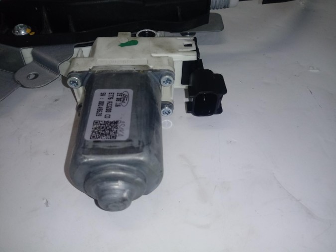 ELEVALUNAS DELANTERO DERECHO FORD TRANSIT COURIER 2016