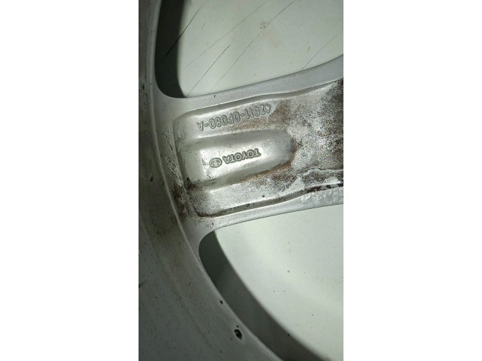 LLANTA TOYOTA COROLLA VERSO 2006