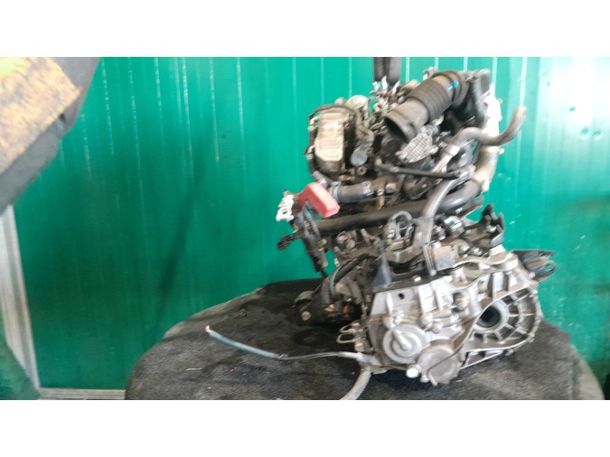 MOTOR CON ACCESORIOS SIN CAJA DE CAMBIOS TOYOTA AURIS 2013