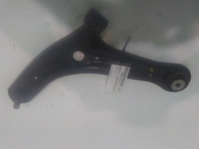 TRAPECIO INFERIOR DELANTERO IZQUIERDO FORD FIESTA 2015
