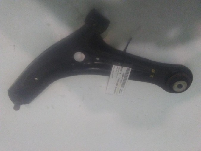 TRAPECIO INFERIOR DELANTERO IZQUIERDO FORD FIESTA 2015