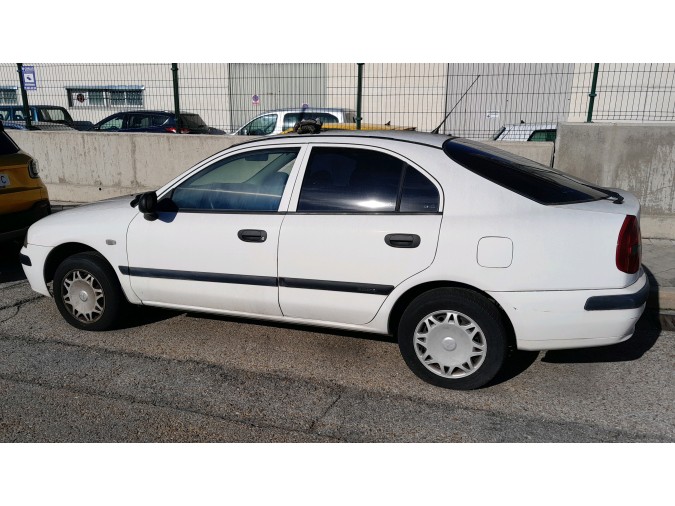MOTOR CON ACCESORIOS Y CAJA DE CAMBIOS MITSUBISHI CARISMA 2000