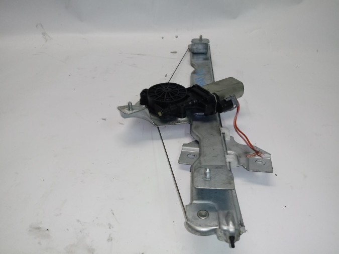 ELEVALUNAS DELANTERO DERECHO DACIA SANDERO 2009