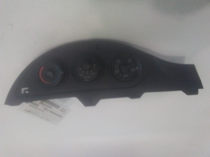 MANDO CALEFACCIÓN TOYOTA YARIS 2015