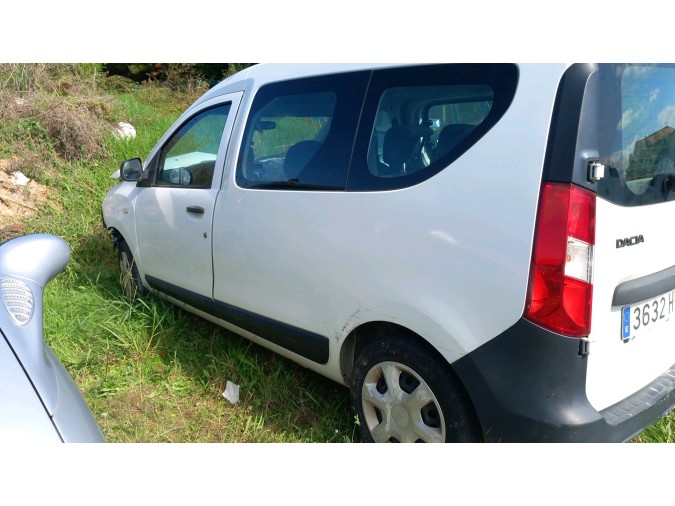 TRAVIESA TRASERA DACIA DOKKER 2013