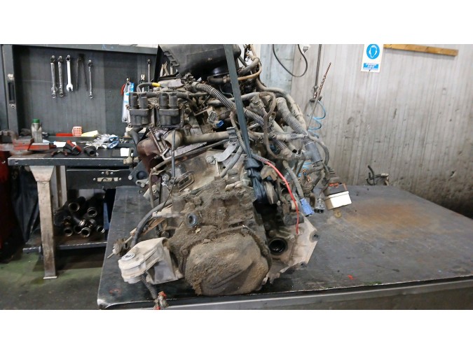 MOTOR CON ACCESORIOS Y CAJA DE CAMBIOS FIAT PUNTO 1998