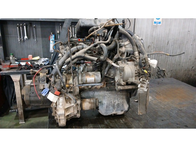 MOTOR CON ACCESORIOS Y CAJA DE CAMBIOS FIAT PUNTO 1998