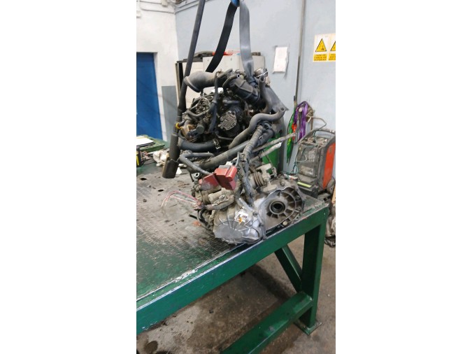 Motor TOYOTA YARIS 2008