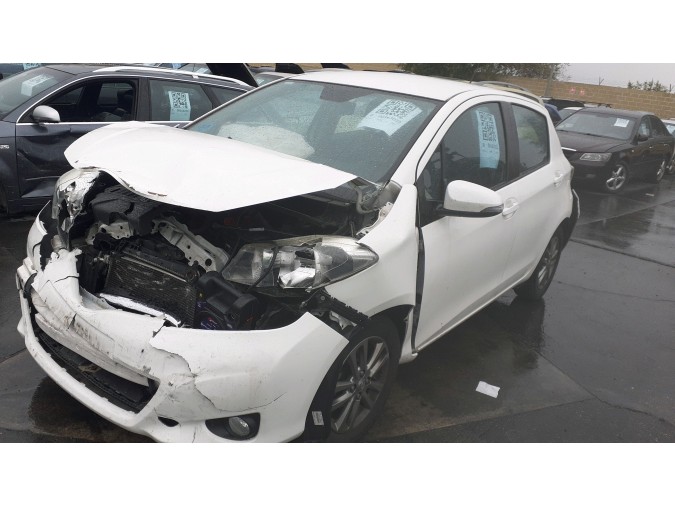 RETROVISOR DERECHO TOYOTA YARIS 2014