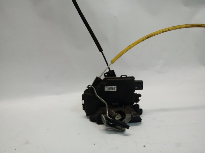 CERRADURA PUERTA DELANTERA DERECHA OPEL CORSA 2004