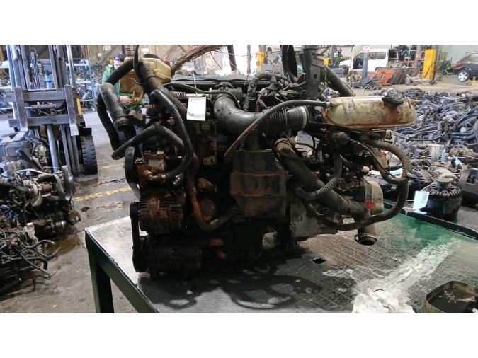 MOTOR CON ACCESORIOS Y CAJA DE CAMBIOS PEUGEOT PART CBPRO 1 9D 2000