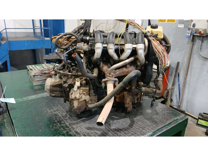 MOTOR CON ACCESORIOS Y CAJA DE CAMBIOS PEUGEOT PART CBPRO 1 9D 2000