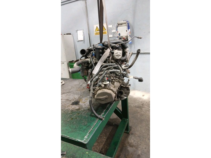MOTOR CON ACCESORIOS Y CAJA DE CAMBIOS PEUGEOT PARTNER 2002