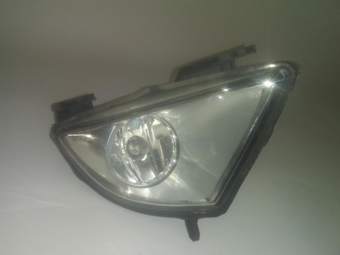 FARO ANTINIEBLA DELANTERO DERECHO FORD FIESTA 2003