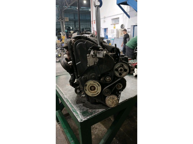 MOTOR CON ACCESORIOS Y CAJA DE CAMBIOS CITROEN XSARA 2002