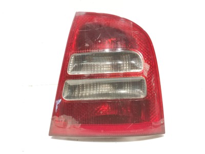 PILOTO TRASERO DERECHO SKODA OCTAVIA 2004