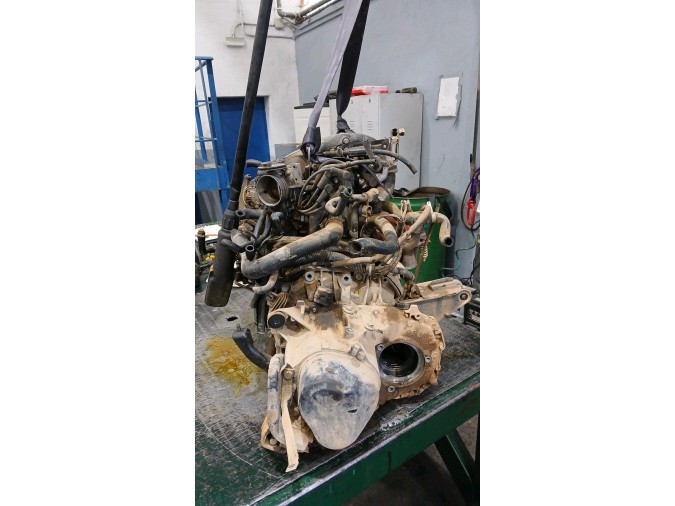 MOTOR CON ACCESORIOS SIN CAJA DE CAMBIOS RENAULT R19 1992