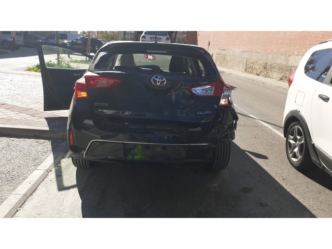ELEVALUNAS DELANTERO DERECHO TOYOTA AURIS 2013