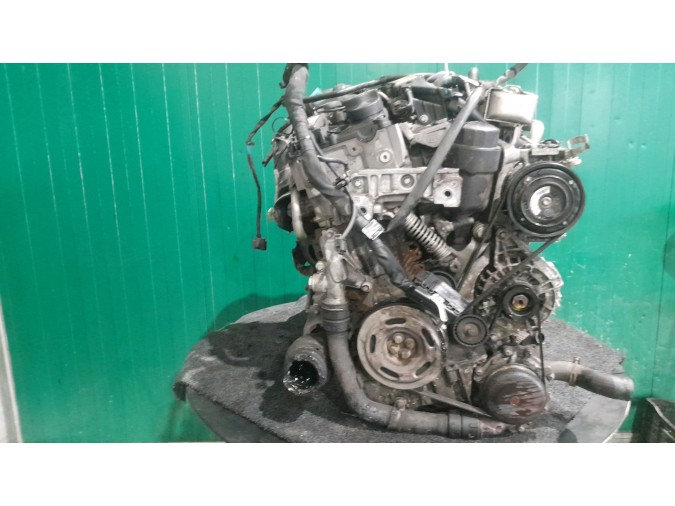 MOTOR CON ACCESORIOS Y CAJA DE CAMBIOS MERCEDES A 200 CDI 2013