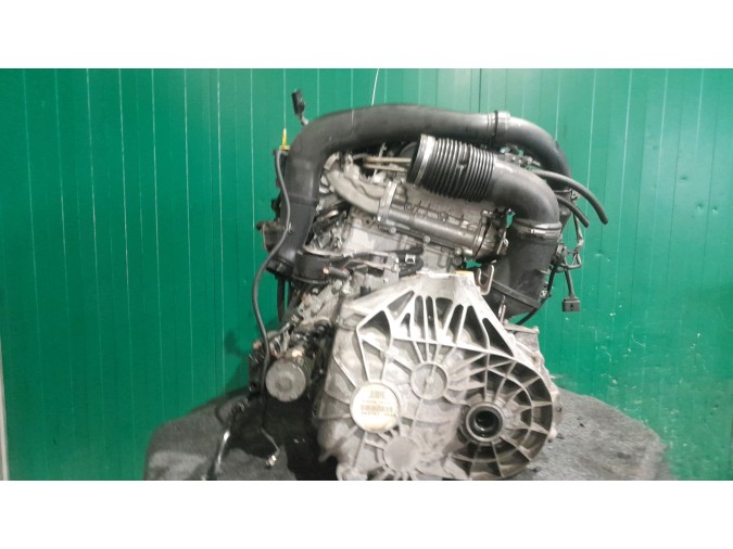 MOTOR CON ACCESORIOS Y CAJA DE CAMBIOS MERCEDES A 200 CDI 2013