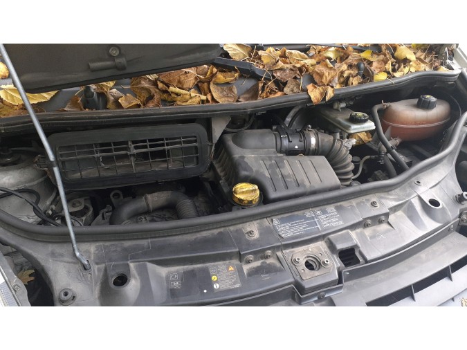 TAPA GUANTERA INF. RENAULT TRAFIC 2008