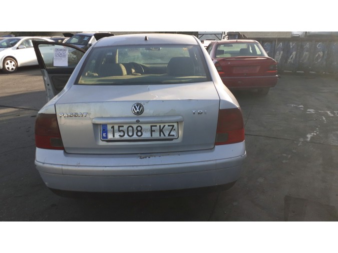 MANDO ELEVALUNAS DELANTERO DERECHO VOLKSWAGEN PASSAT 1999