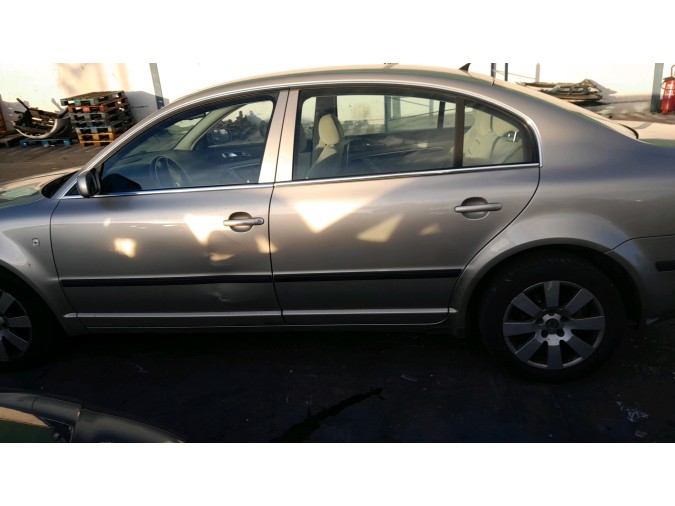 RETROVISOR IZQUIERDO SKODA SUPERB 2004