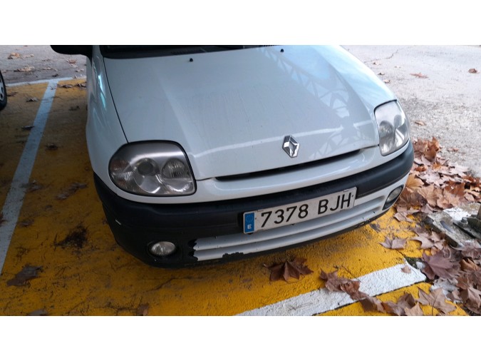 PARAGOLPES DELANTERO RENAULT CLIO 2001