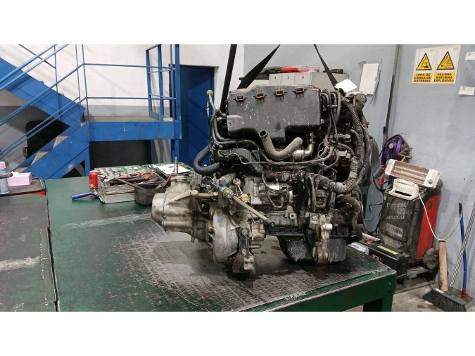 MOTOR CON ACCESORIOS Y CAJA DE CAMBIOS PEUGEOT 308 2008