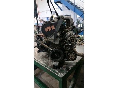 MOTOR CON ACCESORIOS Y CAJA DE CAMBIOS CHRYSLER VOYAGER I 1998