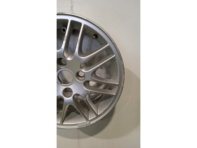 LLANTA FORD FOCUS 2003