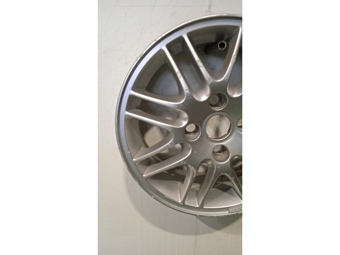 LLANTA FORD FOCUS 2003