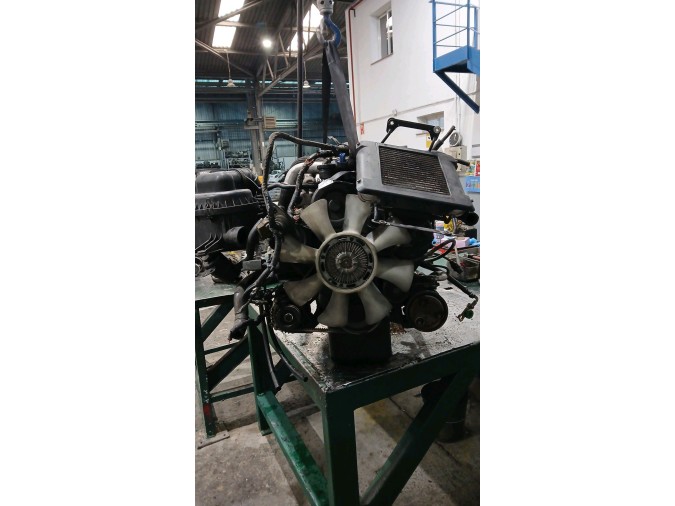 MOTOR CON ACCESORIOS Y CAJA DE CAMBIOS HYUNDAI H100 2005