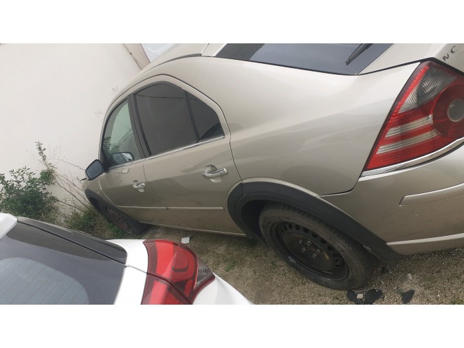 Autorradio FORD MONDEO 2004