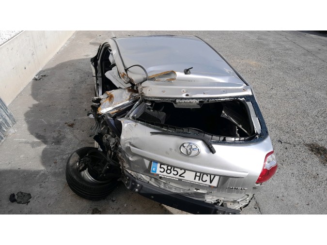 FARO ANTINIEBLA DERECHO TOYOTA AURIS 2011