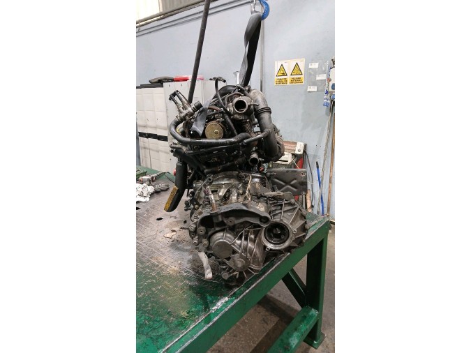MOTOR CON ACCESORIOS Y CAJA DE CAMBIOS NISSAN PRIMASTAR 2004