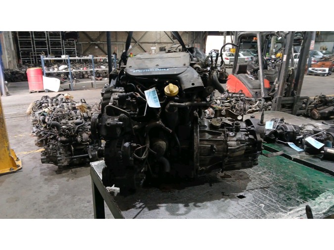 MOTOR CON ACCESORIOS Y CAJA DE CAMBIOS NISSAN PRIMASTAR 2004