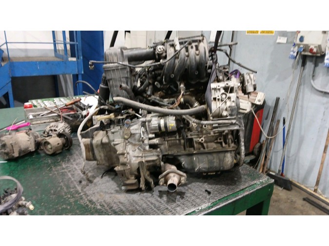 MOTOR CON ACCESORIOS Y CAJA DE CAMBIOS CITROEN C3 2004