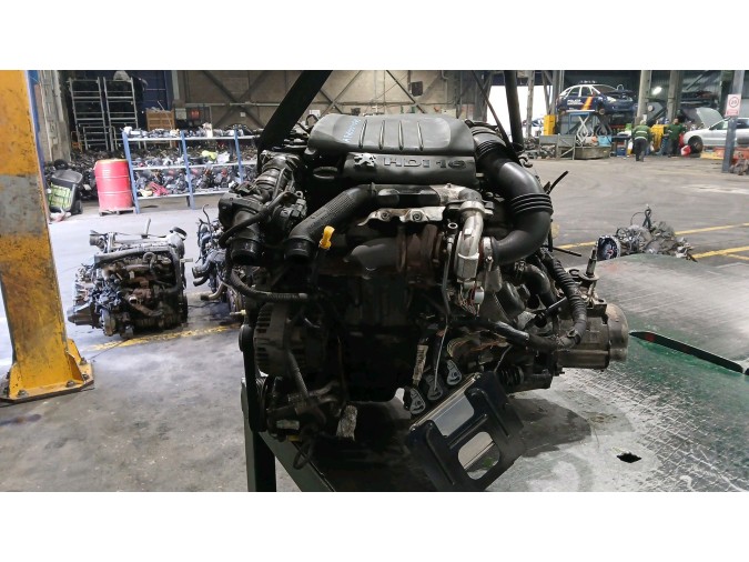 MOTOR CON ACCESORIOS Y CAJA DE CAMBIOS PEUGEOT 308 2008